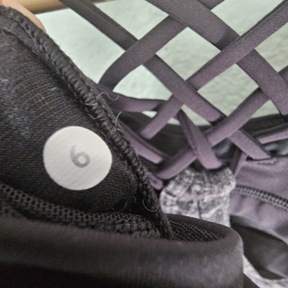 Lululemon 2 In 1 Built In Bra Tank Top Heathered Gray Size 6 - Picture 5 of 5